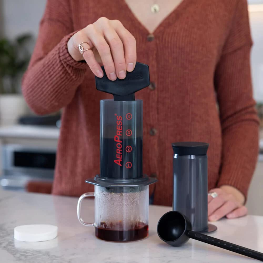 AeroPress 咖啡和浓缩咖啡机，带手提袋
